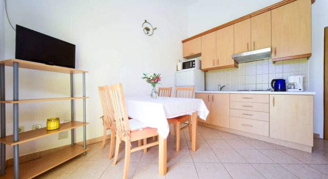 Апартаменты c 1 комнатой с видом на море Apartments Mrva