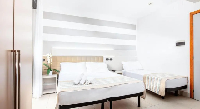 Трёхместный номер Standard Hotel Helvetia