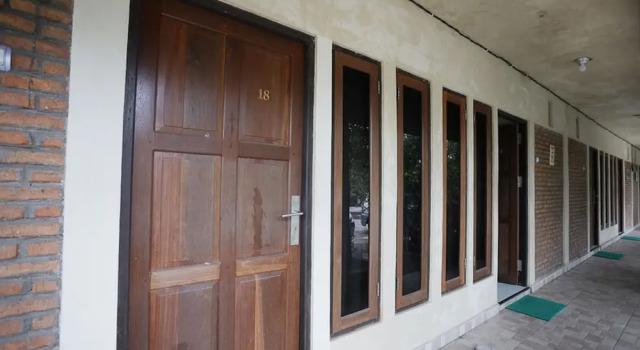 Wisma Madagaskar by RedDoorz, Prenota Hotel Hotel a Kalimantan con parcheggio, Parcheggio