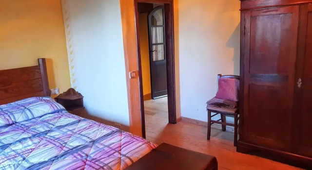 Apartment in Firenzuola Near Lake Arezzo, Varaa Huoneisto Acquasparta Umbria
