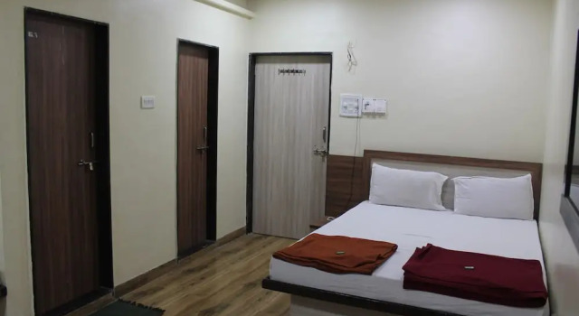 Hotel Mukesh residency