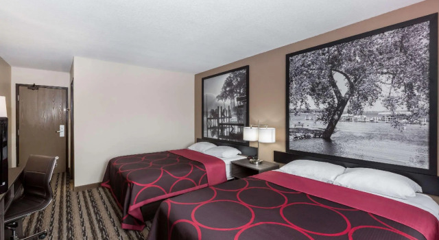 Четырёхместный номер Standard Super 8 by Wyndham Spirit Lake/Okoboji