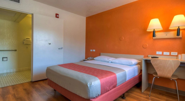 Двухместный номер Deluxe Motel 6 Riverside West - Jurupa Valley