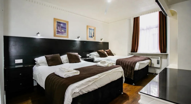 Четырёхместный номер For Students Only - Bath Street in Glasgow Near Charing Cross Station
