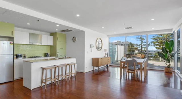 Апартаменты Stylish 2-bed With Terrace, 3-min Walk to Beach