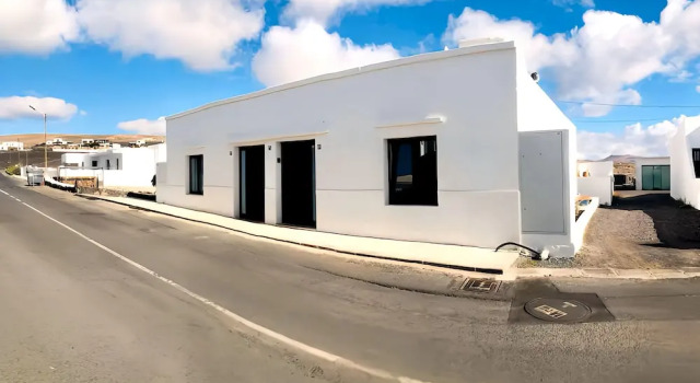 Apartment Alegranza in the Beautiful Village of Mozaga, Lanzarote
