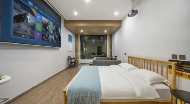 Четырёхместный люкс Cloud Hidden · Meet the Mountain Private Hot Spring Designer（Mount Qingcheng Houshan Branch） Villa