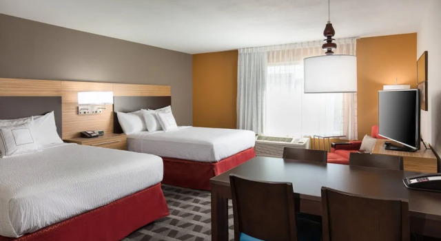Четырёхместный люкс TownePlace Suites By Marriott Las Vegas Stadium District