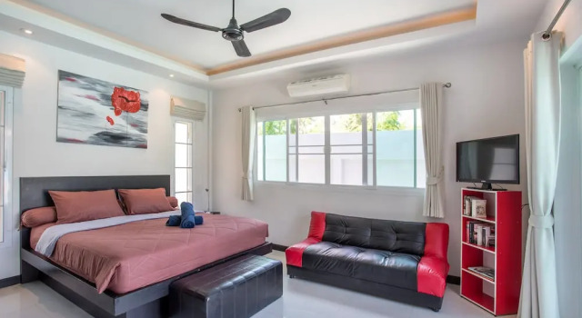 Вилла Deluxe 3BR Villa Marine with Private Pool, Waterfalls in NaiHarn Beach
