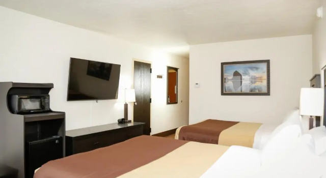 Четырёхместный номер Standard Billings Hotel & Convention Center