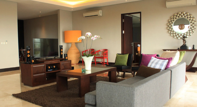 Sun Island Suites
