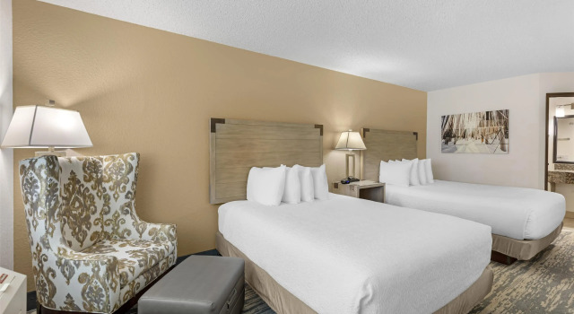 Четырёхместный номер Deluxe Best Western Alpenglo Lodge