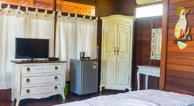 Nadia Guesthouse, Book Hotel Hoteller i Saba med parkering, Parkering