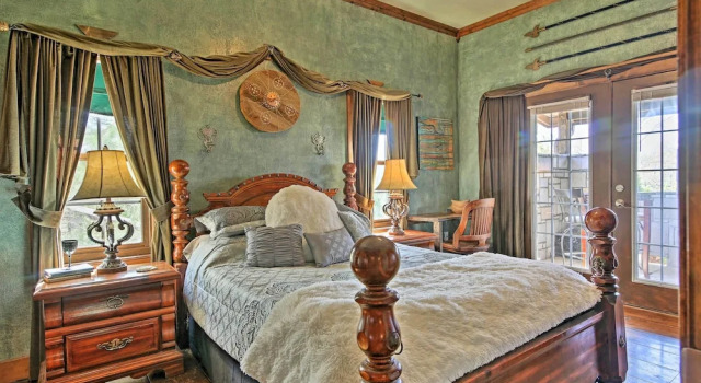 11 Mi to Dtwn: Murphy Gem w/ Hot Tub & Mtn Views!, Buchen Sie Villa Murphy North Carolina