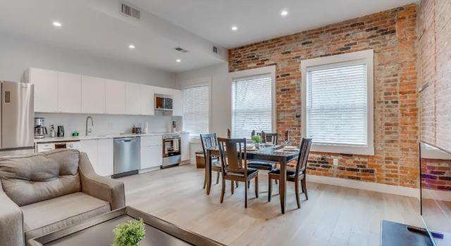 Апартаменты Grand Central Belmont Residences
