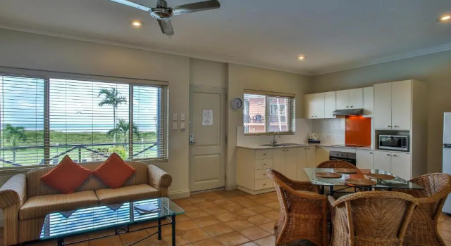 Люкс c 1 комнатой с видом на залив Moonlight Bay Suites
