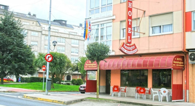 Hotel Kensington, Book Hotel Naron Artabro Gulf