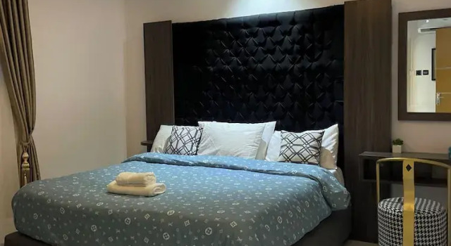Апартаменты Luxury Millennium Apartments
