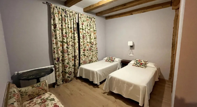 Двухместный номер Standard с балконом Apartamentos- Hospedería los Templarios