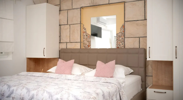 Студия Classic Beachfront Villa near Zlatni rat
