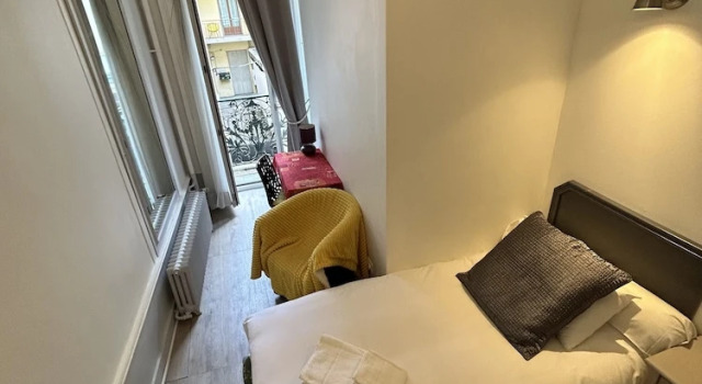 Одноместный номер Economy с балконом Hôtel Le Carré dAix - Digital Access
