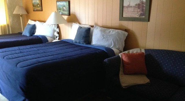 Holiday Motel