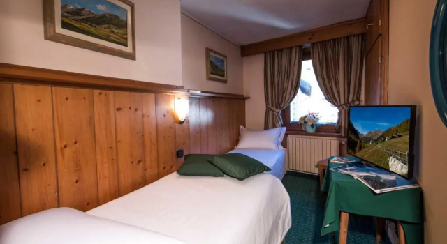 Четырёхместный номер Standard Hotel Alpina