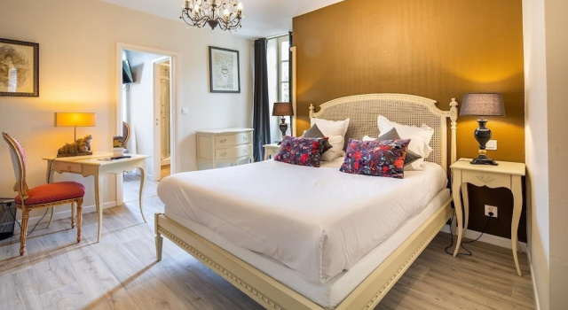 Трёхместный семейный номер Standard Hôtel La Couleuvrine Sarlat Centre Ville