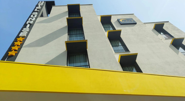 Sunrise Hotel, Book Hotel Hoteller i Casoria med parkering, Parkering