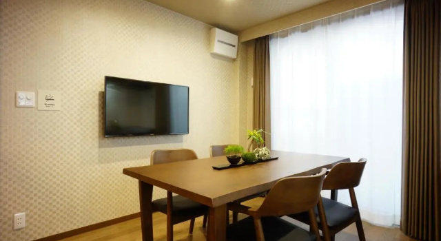 Четырёхместный номер Superior RoNa Hotel
