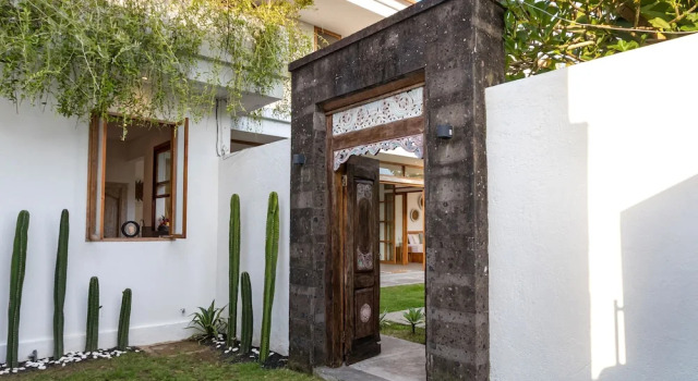 Beautiful Boho-chic 4br Tropical Villa in Pererenan Canggu, Rezervovat Vila Chaty v Bali, Chalupa