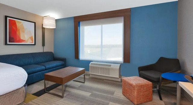 Двухместный люкс Holiday Inn Express & Suites Wooster by IHG