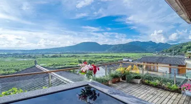 Lanyue Li·Linggan Senyang Natural Ore Hot Spring Resort 360° View Beautiful Stay (Heshun Branch)