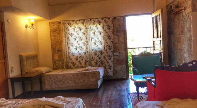 Parmis Boutique House