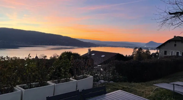 Коттедж Maisonnette vue panoramique lac d'Annecy