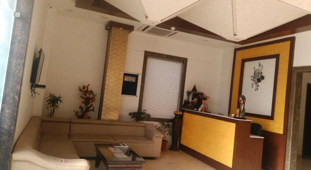 Hotel Taj Heights