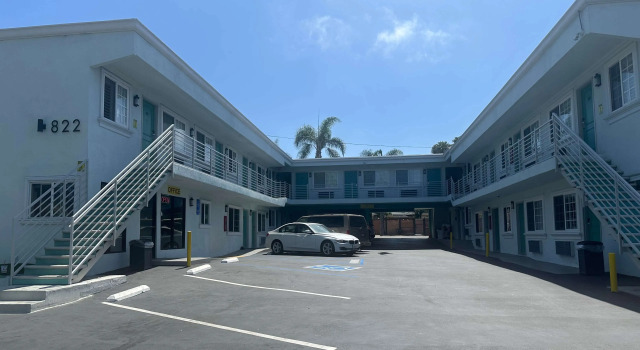 Super 8 by Wyndham Oceanside Downtown