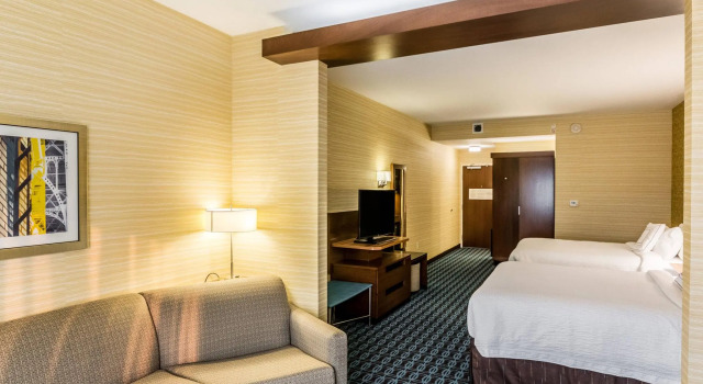 Четырёхместный люкс Fairfield Inn & Suites by Marriott Butte
