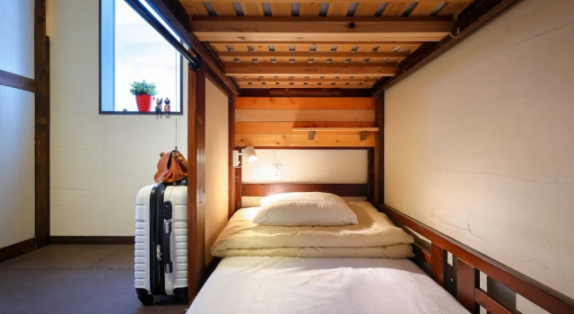 Кровать в общем номере (женский номер) Sendai Guest House UMEBACHI