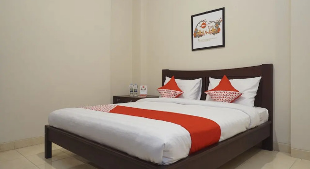Люкс Deluxe Urbanview Hotel Pondok Anggun Yogyakarta by RedDoorz