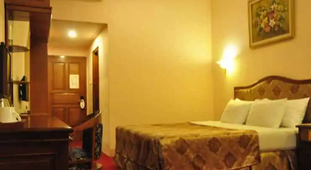 Puri Khatulistiwa, Book Hotel Sumedang West Java