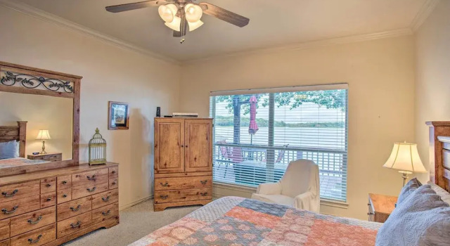 Коттедж Private Dock & Fire Pit: Cedar Creek Lake Home