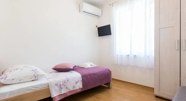 Charming and Comfortable Rooms Zadar City, Забронировать Гостевой дом Гостевые дома Задар, рядом с Торговый центр Supernova Zadar, Гостевой дом