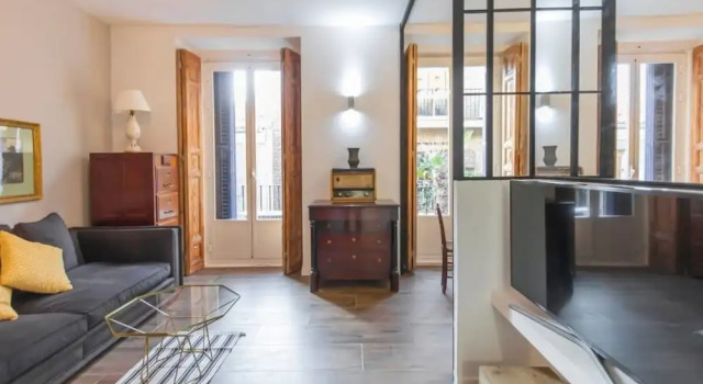 Bright & Compact One Bed Apartment in Malasaña, Забронировать Апартаменты/квартира Мадрид Провинция Мадрид, рядом с Дом-музей Лопе де Вега