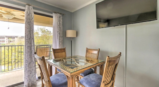 Top Floor Oceanview King Villa - Oceanfront Resort, Забронировать Отель Хилтон-Хед-Айленд Lowcountry, рядом с Прибрежный парк Folly Field Beach Park