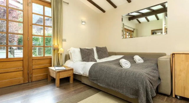 Апартаменты Mazot Loppe - A Cosy Central Chamonix Hideaway
