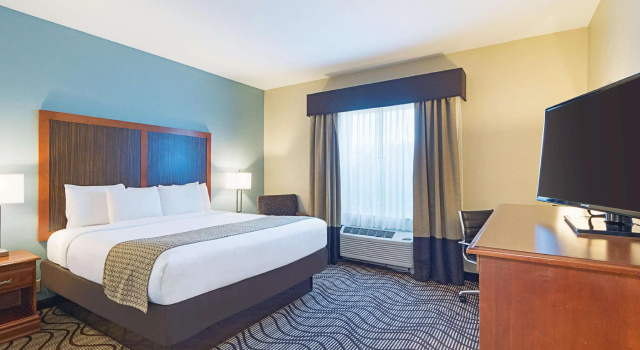 Двухместный номер Deluxe La Quinta Inn & Suites by Wyndham Mathis
