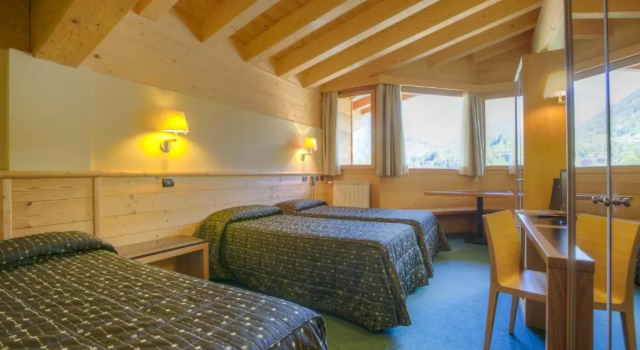 Трёхместный номер Standard с видом на горы Hotel Garni Pegrà