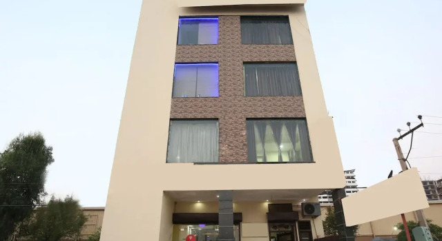 OYO 9956 Hotel Venus, Varaa Hotelli Zirakpur Haryana