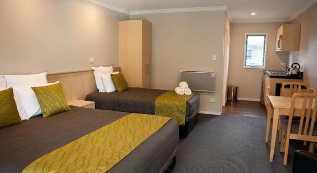 Студия Superior Grove Park Motor Lodge
